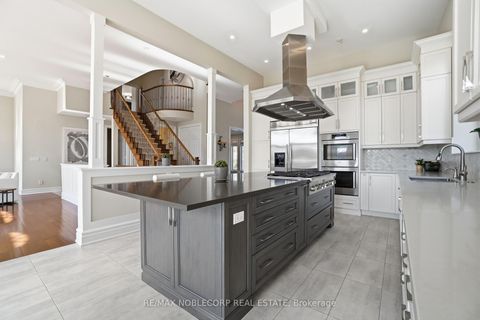Photo 11 at 170 Athabasca Drive, Rural Vaughan, Vaughan