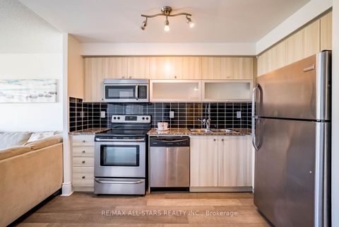 Photo 6 at 407 - 2015 Sheppard Avenue E, Henry Farm, Toronto