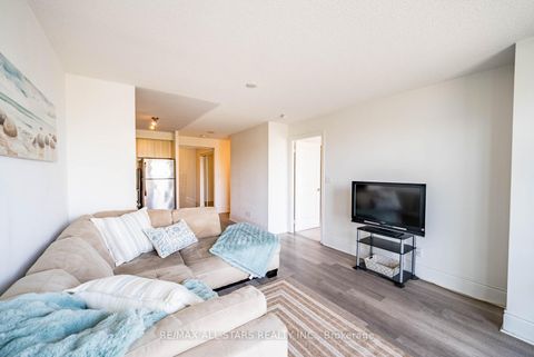 Photo 9 at 407 - 2015 Sheppard Avenue E, Henry Farm, Toronto
