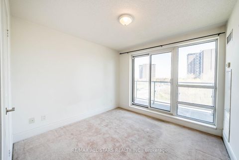 Photo 13 at 407 - 2015 Sheppard Avenue E, Henry Farm, Toronto