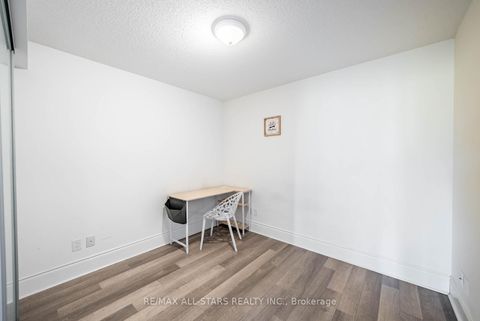 Photo 16 at 407 - 2015 Sheppard Avenue E, Henry Farm, Toronto