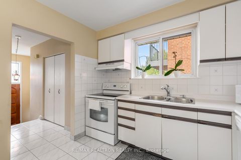 Photo 13 at 34 Tillplain Road, Bathurst Manor, Toronto