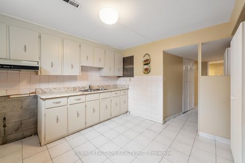 Photo 27 at 34 Tillplain Road, Bathurst Manor, Toronto