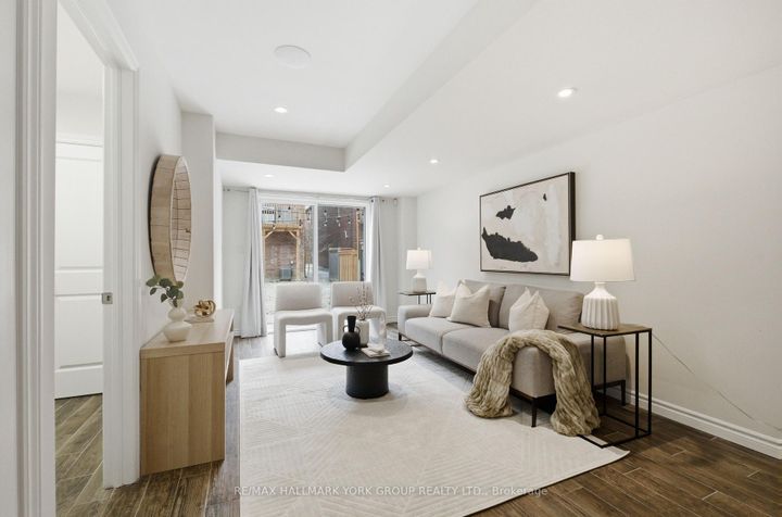 Photo 5 at 104 Gordon Circle, College Manor, Newmarket
