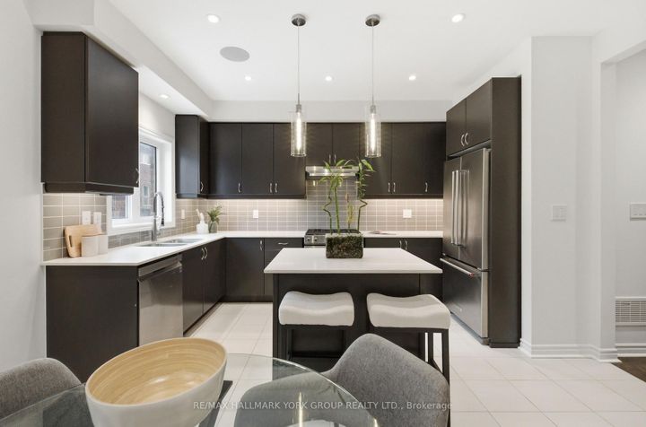 Photo 10 at 104 Gordon Circle, College Manor, Newmarket
