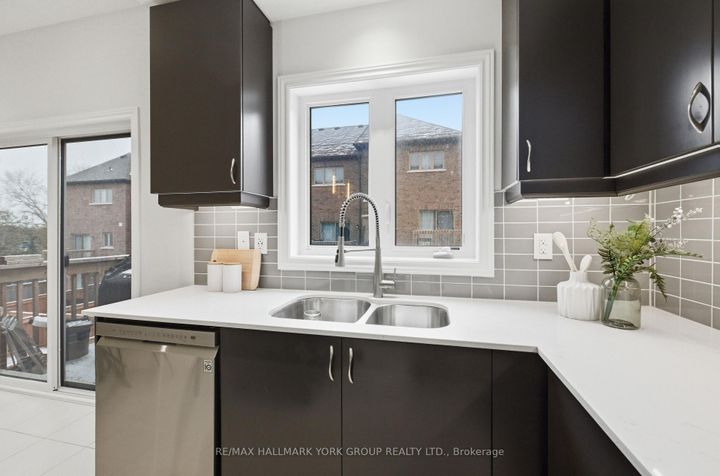 Photo 12 at 104 Gordon Circle, College Manor, Newmarket