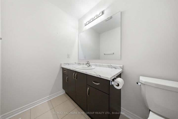 Photo 32 at 104 Gordon Circle, College Manor, Newmarket