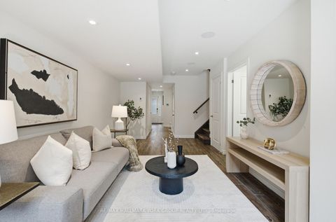 Photo 6 at 104 Gordon Circle, College Manor, Newmarket