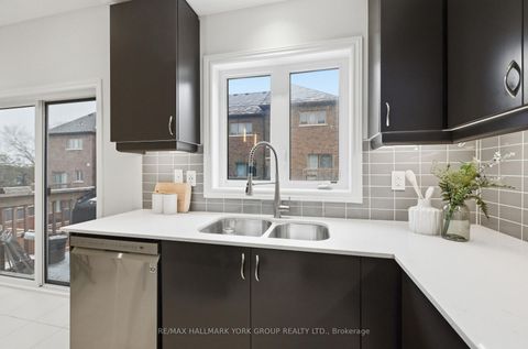 Photo 12 at 104 Gordon Circle, College Manor, Newmarket