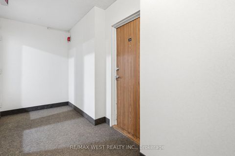 Photo 1 at 401 - 1275 Markham Road, Woburn, Toronto
