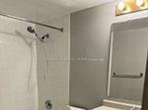 Photo 10 at 612 & LB 46 - 92 King Street E, Yonge Corridor, Toronto