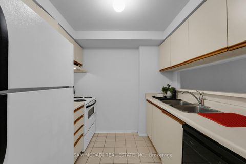 Photo 3 at 613 - 117 Gerrard Street E, Yonge Corridor, Toronto