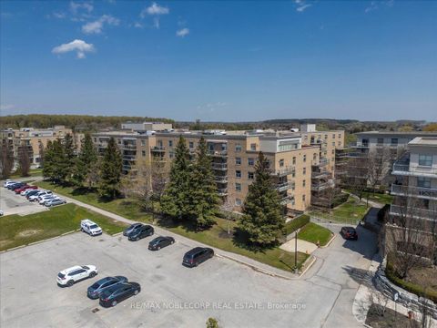 Photo 3 at 111 - 2502 Rutherford Road, Maple, Vaughan