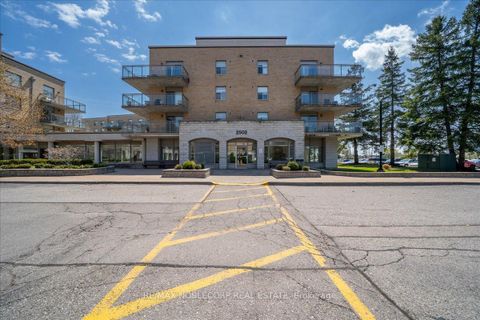 Photo 8 at 111 - 2502 Rutherford Road, Maple, Vaughan