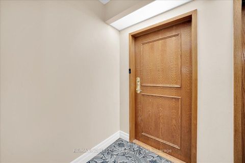 Photo 10 at 111 - 2502 Rutherford Road, Maple, Vaughan