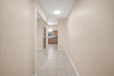 Photo 12 at 111 - 2502 Rutherford Road, Maple, Vaughan
