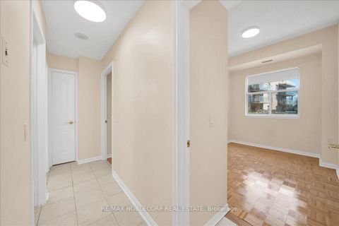 Photo 22 at 111 - 2502 Rutherford Road, Maple, Vaughan