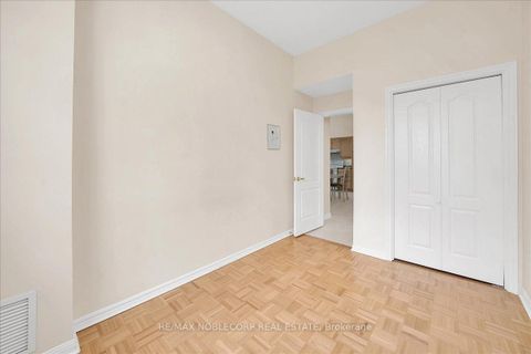 Photo 24 at 111 - 2502 Rutherford Road, Maple, Vaughan