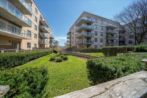 Photo 31 at 111 - 2502 Rutherford Road, Maple, Vaughan