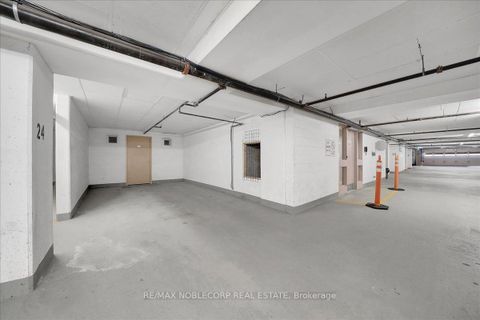 Photo 38 at 111 - 2502 Rutherford Road, Maple, Vaughan