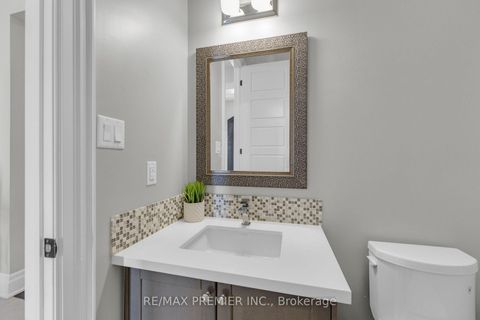 Photo 4 at 14 King Boulevard, King City, King