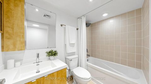 Photo 14 at 513 - 352 Front Street W, Waterfront Communities C1, Toronto