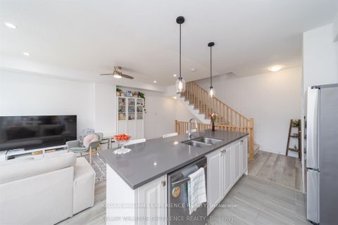 Photo 12 at 22 Red Maple Lane, Shore, Barrie