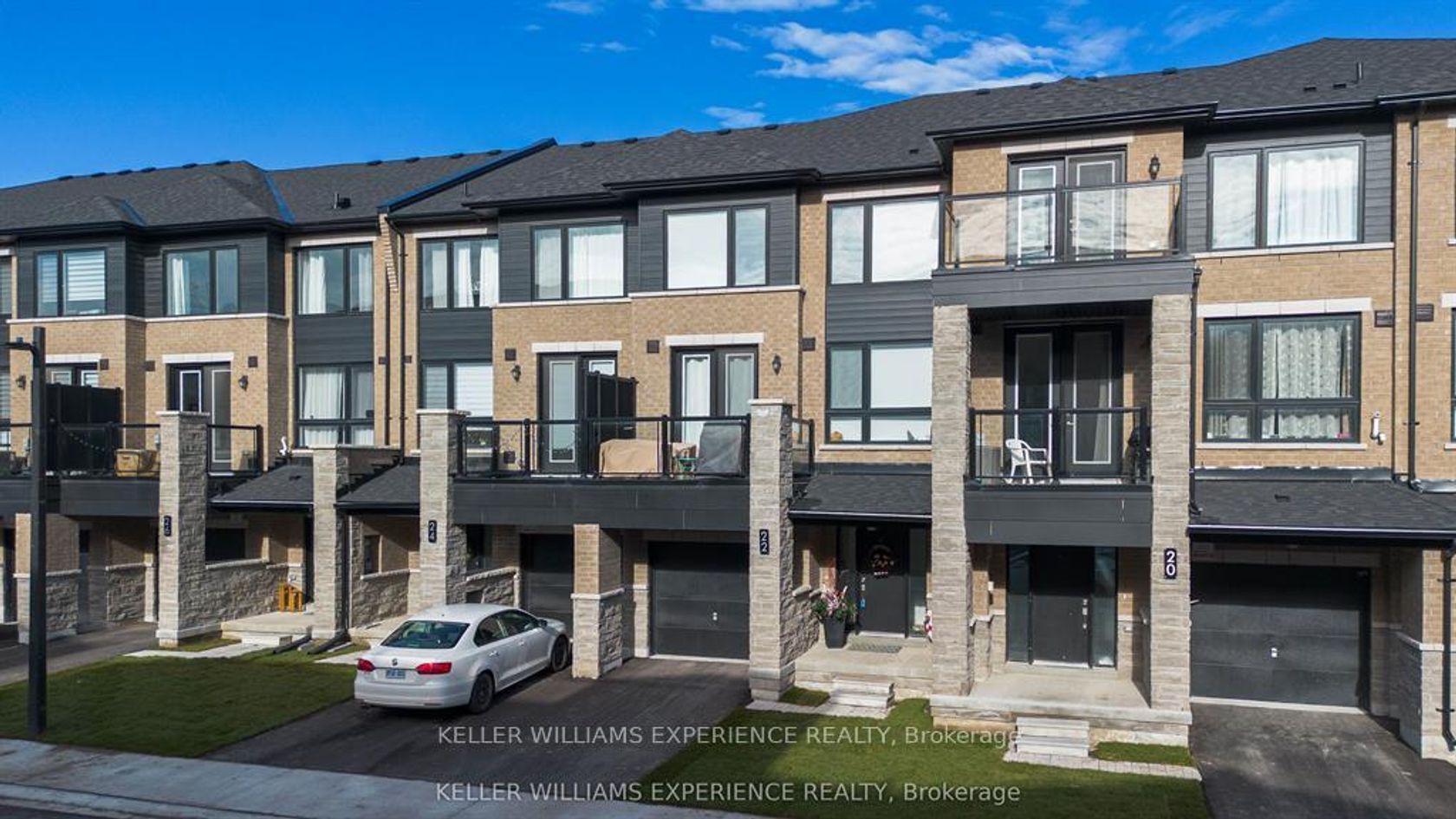 22 Red Maple Lane, Shore, Barrie photo 1