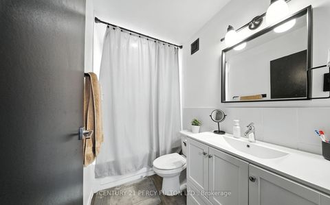 Photo 12 at 1212 - 2 Glamorgan Avenue, Dorset Park, Toronto