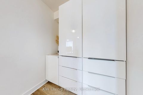 Photo 4 at 409 - 5740 Yonge Street, Newtonbrook West, Toronto