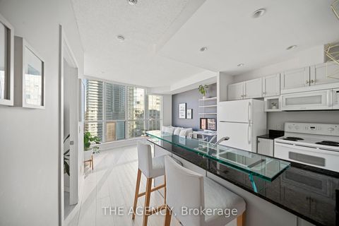 Photo 2 at 3313 - 208 Queens Quay W, Waterfront Communities C1, Toronto