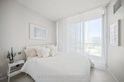 Photo 5 at 3313 - 208 Queens Quay W, Waterfront Communities C1, Toronto
