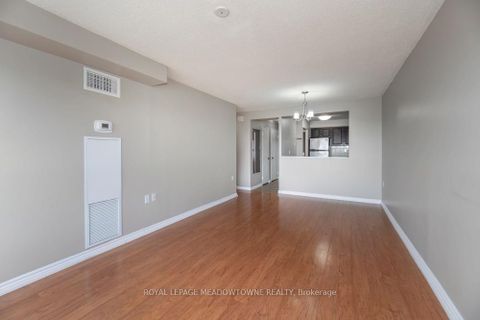 Photo 4 at 905 - 1110 Walden Circle, Clarkson, Mississauga
