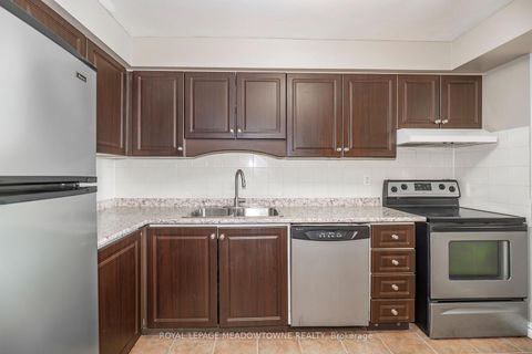 Photo 6 at 905 - 1110 Walden Circle, Clarkson, Mississauga