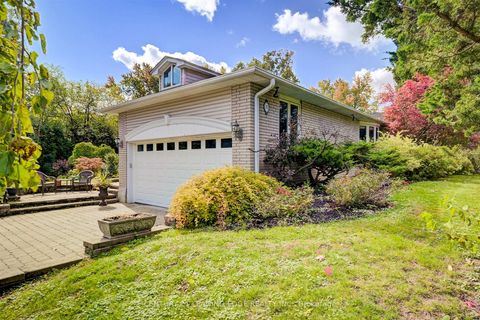 Photo 2 at 171 Krieghoff Avenue, Unionville, Markham
