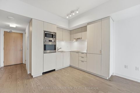 Photo 3 at 5704 - 11 Wellesley Street W, Bay Street Corridor, Toronto