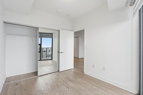 Photo 11 at 5704 - 11 Wellesley Street W, Bay Street Corridor, Toronto