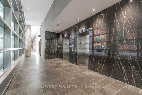 Photo 2 at 402 - 650 King Street W, Waterfront Communities C1, Toronto