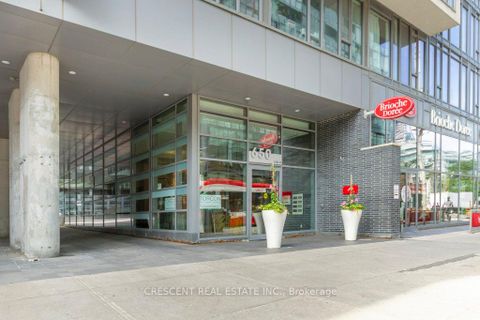 Photo 4 at 402 - 650 King Street W, Waterfront Communities C1, Toronto