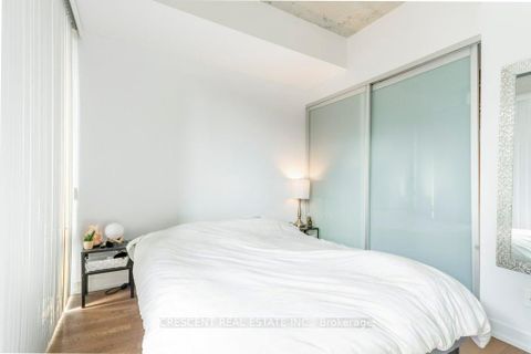 Photo 14 at 402 - 650 King Street W, Waterfront Communities C1, Toronto