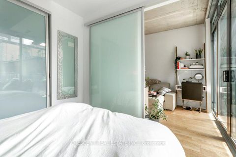 Photo 15 at 402 - 650 King Street W, Waterfront Communities C1, Toronto