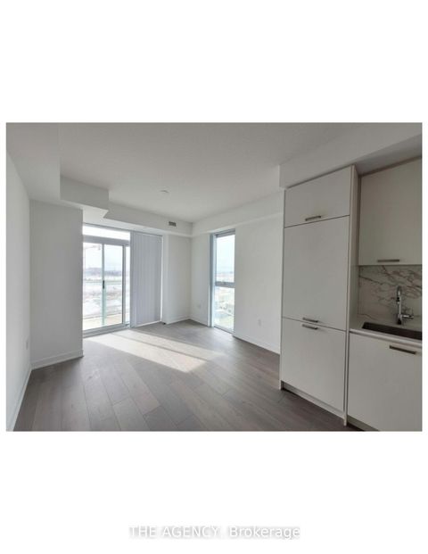 Photo 7 at 805 - 38 Honeycrisp Crescent, Vaughan Corporate Centre, Vaughan