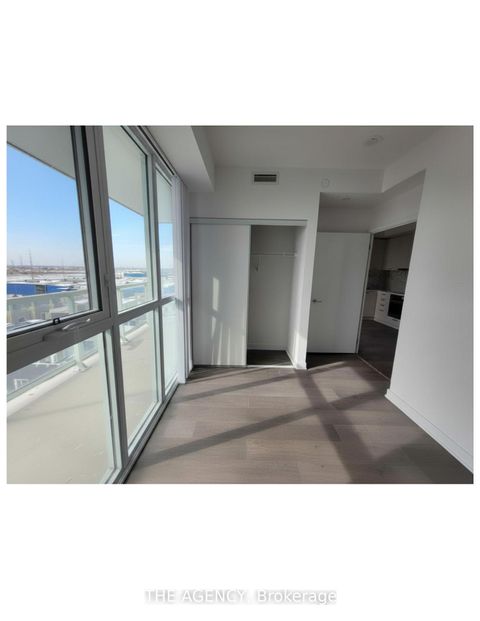 Photo 9 at 805 - 38 Honeycrisp Crescent, Vaughan Corporate Centre, Vaughan
