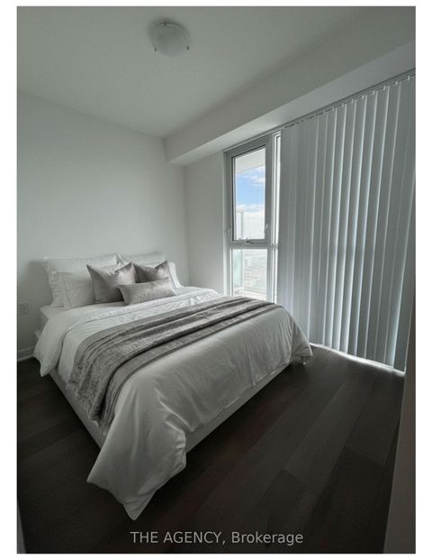 Photo 11 at 805 - 38 Honeycrisp Crescent, Vaughan Corporate Centre, Vaughan