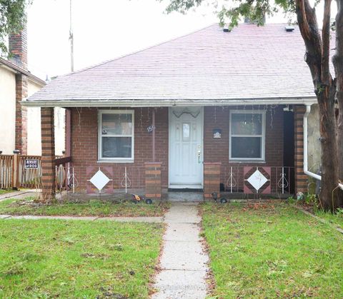 Photo 0 at 150 Spears Street, Smythe, Toronto