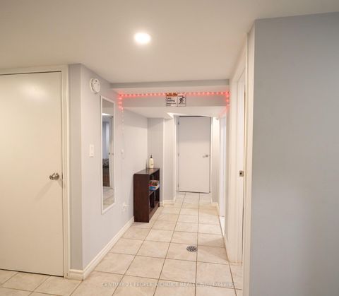 Photo 7 at 150 Spears Street, Smythe, Toronto