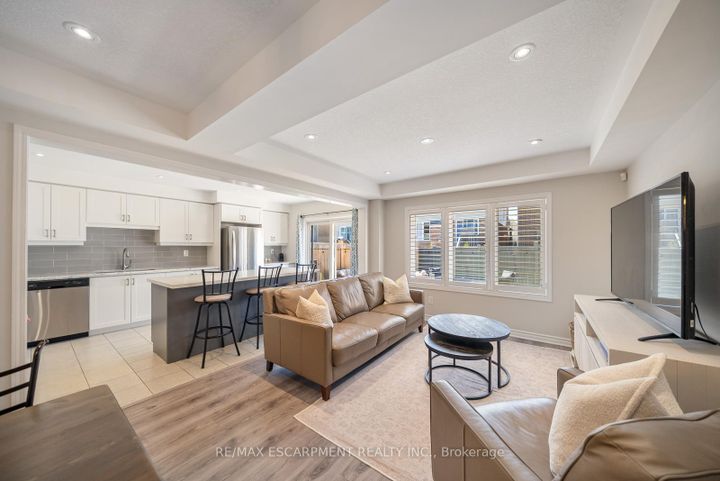Photo 10 at 44 - 22 Spring Creek Drive, Waterdown, Hamilton