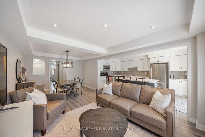 Photo 11 at 44 - 22 Spring Creek Drive, Waterdown, Hamilton