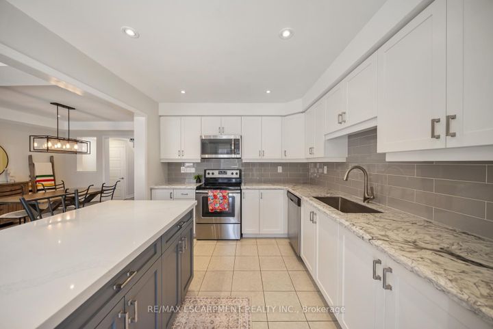 Photo 17 at 44 - 22 Spring Creek Drive, Waterdown, Hamilton