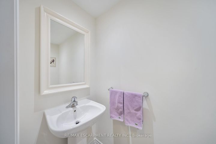 Photo 18 at 44 - 22 Spring Creek Drive, Waterdown, Hamilton